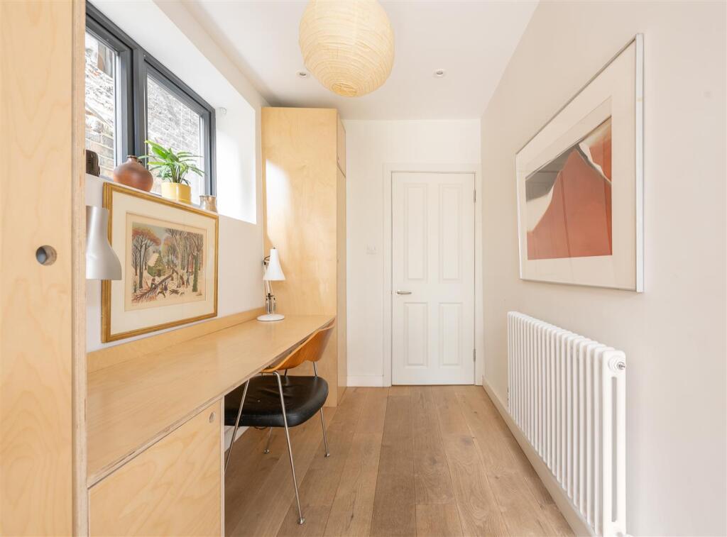 Navarino Road E8