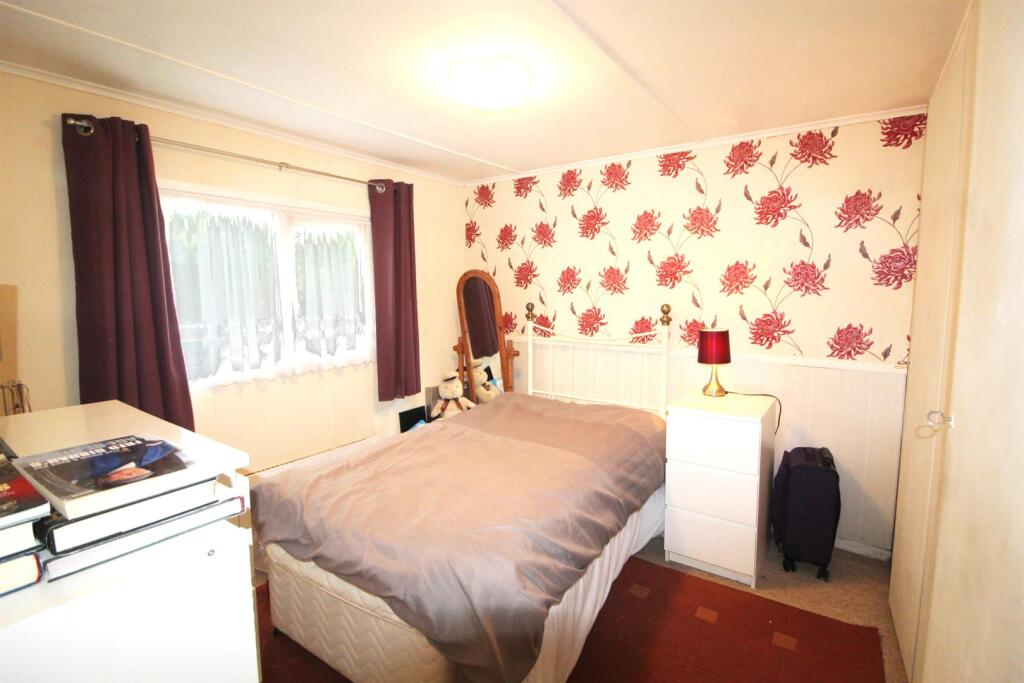 e Bedroom 2.jpg
