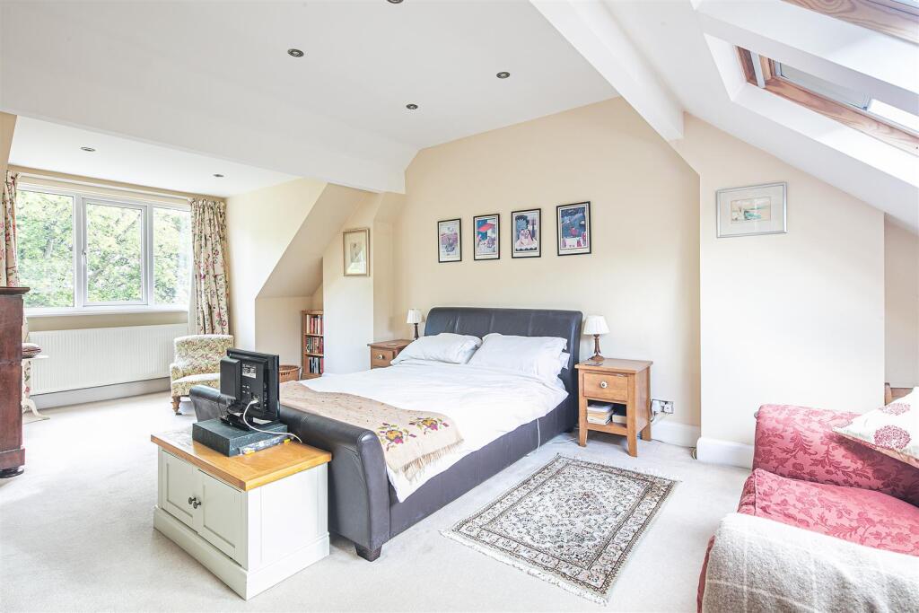 Principal bedroom