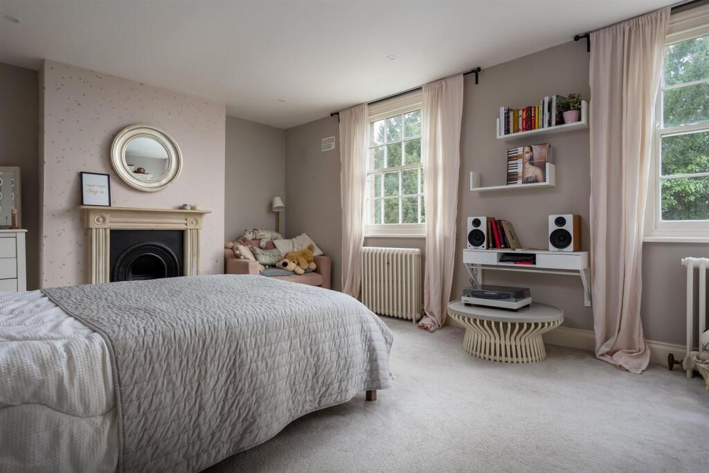 43 - Tynings House - GL51 4XF - Web.jpg