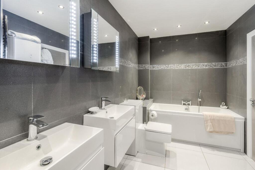 1 Turnberry Lane [HIGHres] 032.jpg