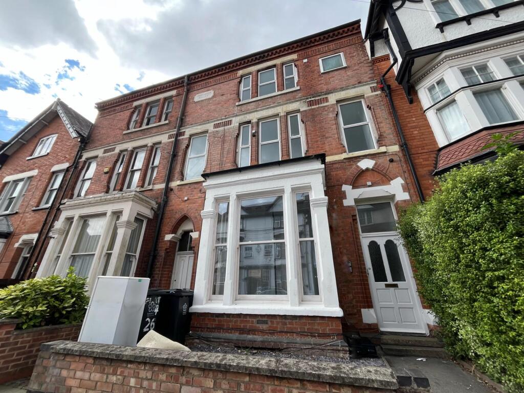 Freehold Terraced Property ¿ Multi-Unit Investm