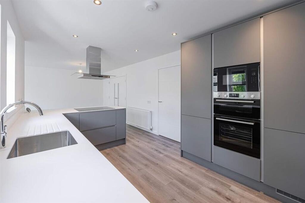 Kitchen/Dining Area