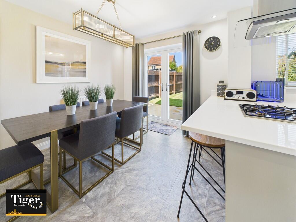 CAM02176G0-PR0661...