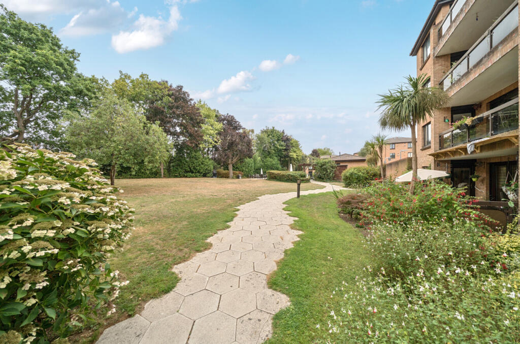 1343311-7-68a5fd1...