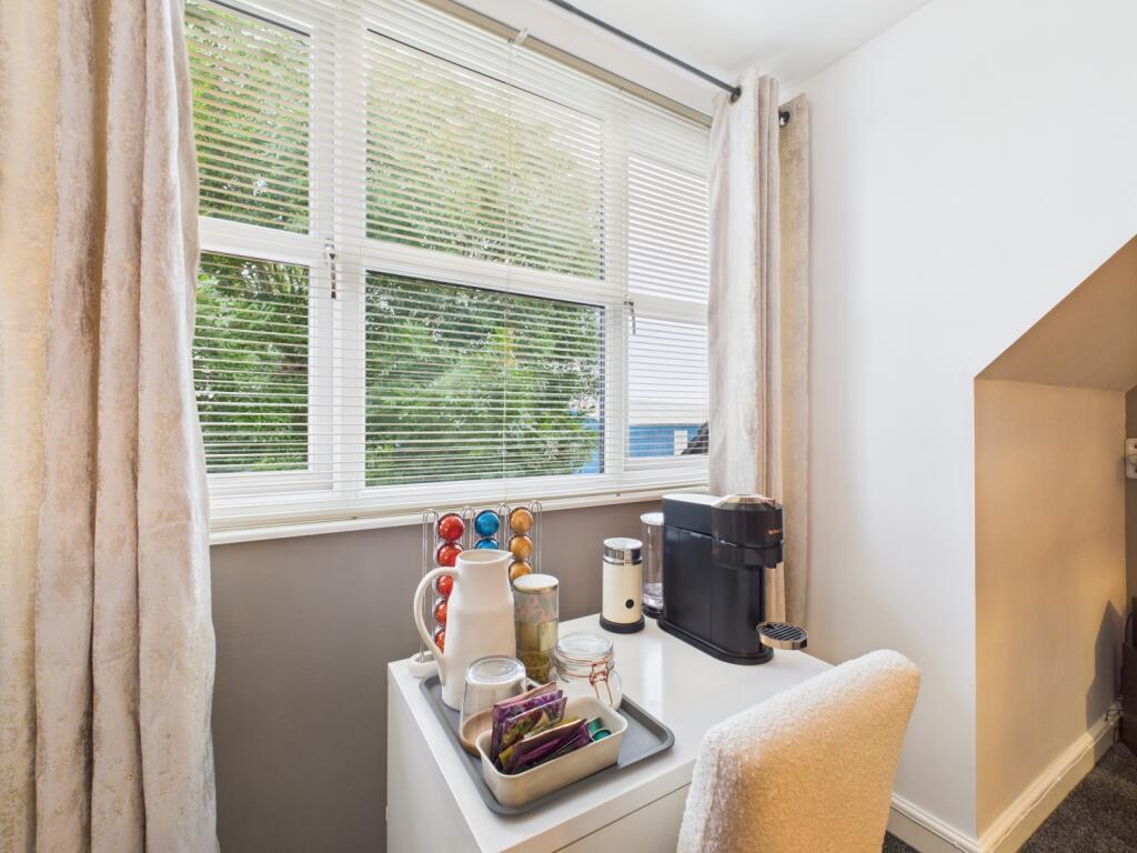 CAM03729G0-PR0075-STILL008