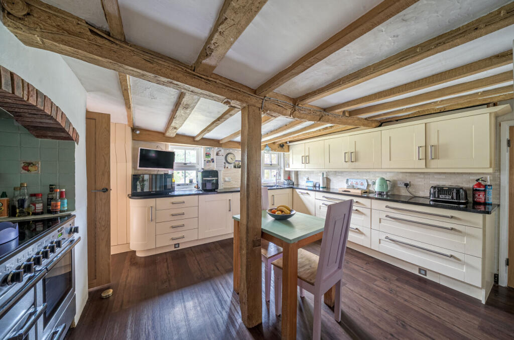 1319067-16-686568...