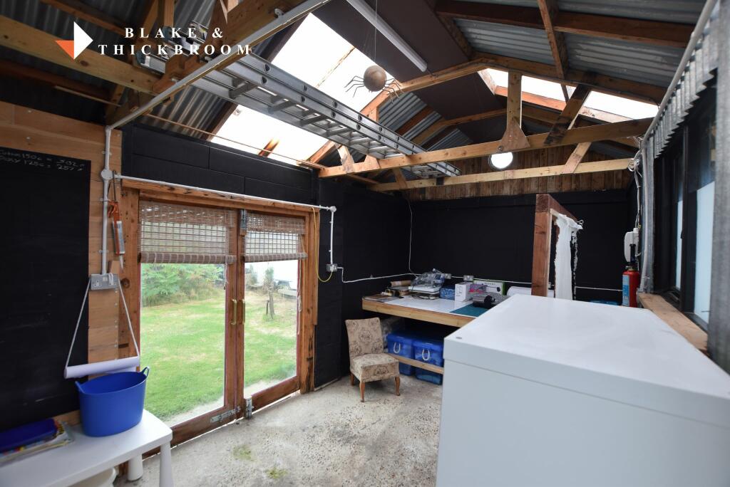 GARAGE / WORKSHOP