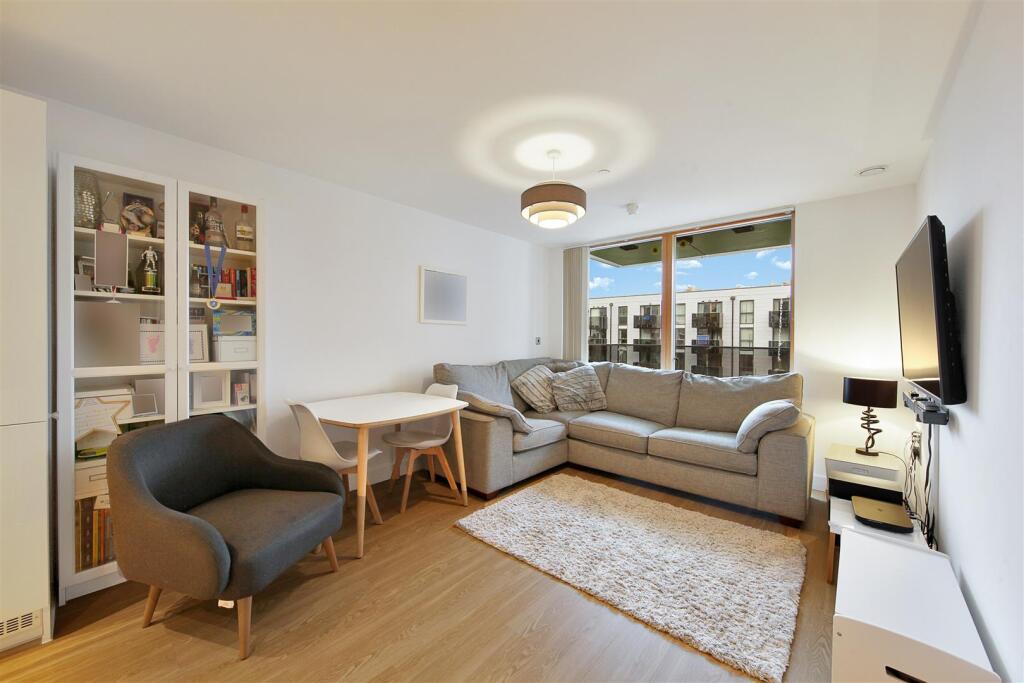 Flat 39, Orwell Court - gswFwqwW5x8Zf3tAVgsI.jpg