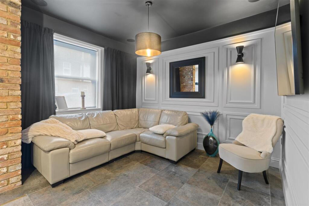 living room #7.jpg