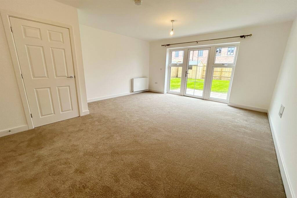 Sitting/Dining Room