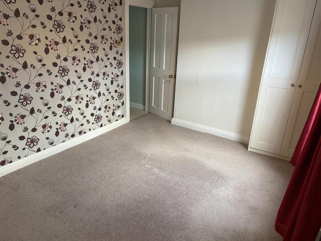 Master bedroom 1.jpg