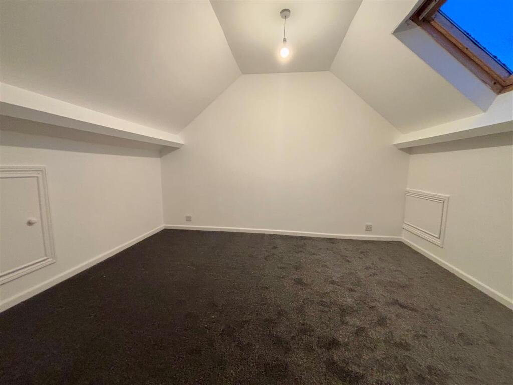 Loft Room.jpg