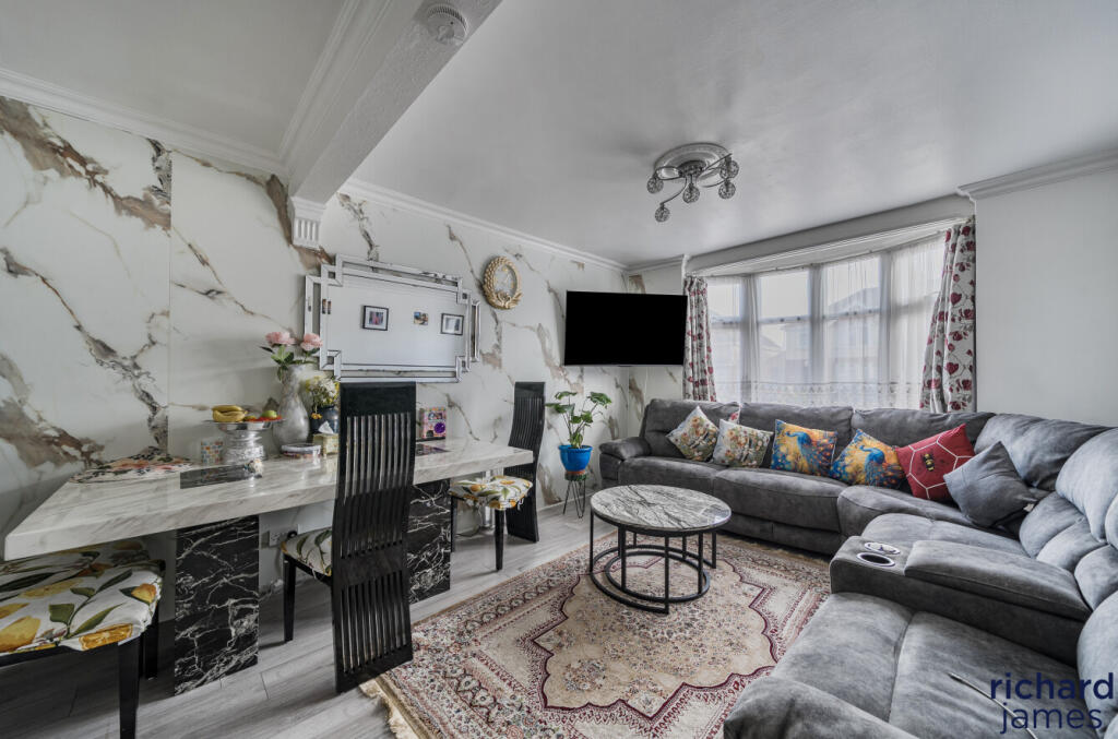 dcaeadf2e05b4b25ab8db472251d87fb