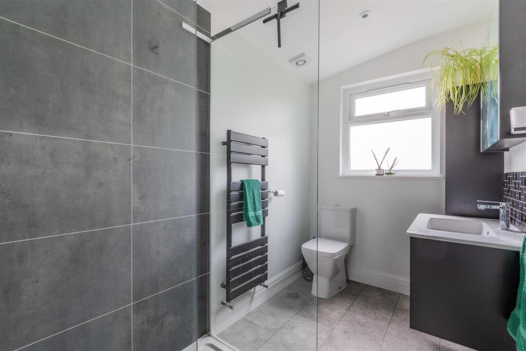 Ambleside Avenue 7-10.jpg