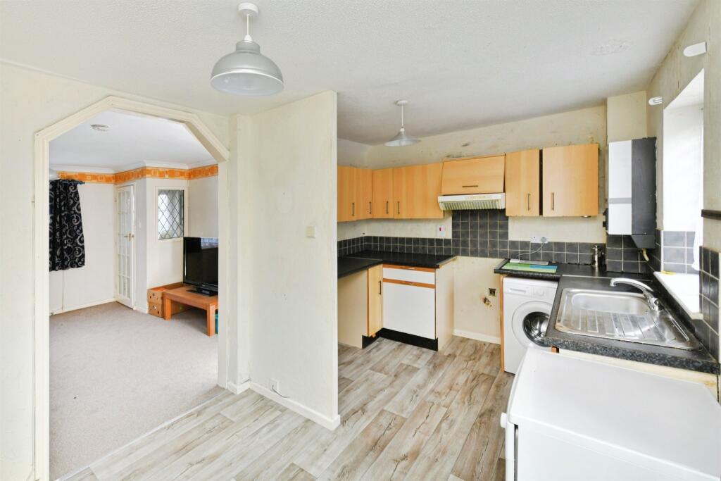 Kitchen &amp; Dining Space 