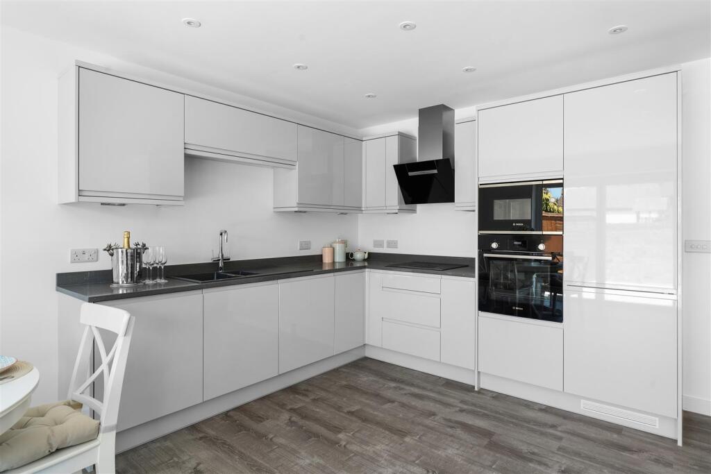 1.12 - kitchen.jpg