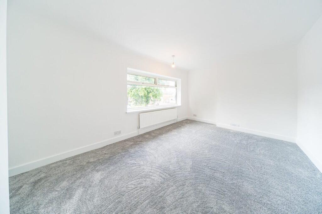 67 Mollington bedroom 1.jpg