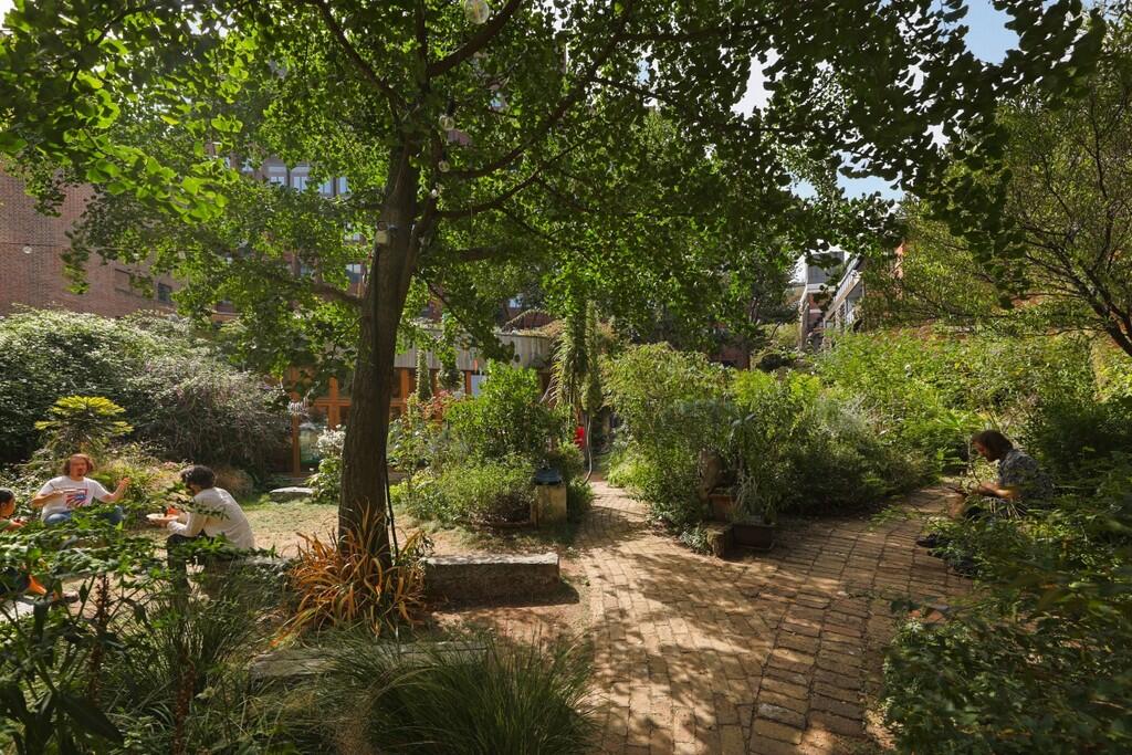 Phoenix Gardens C...