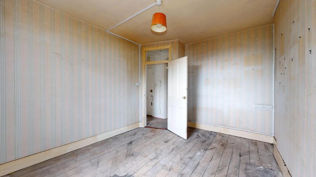 55 Greyhound Mansions, Barons Court, London, W6 8NY