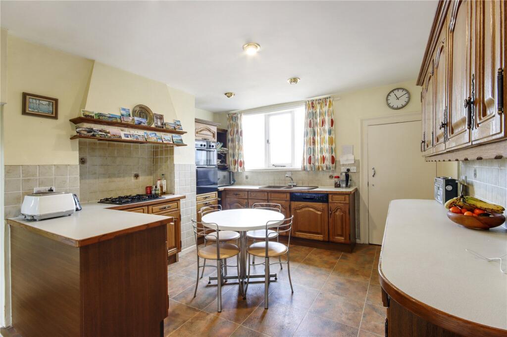 Kitchen/Breakfast Rm