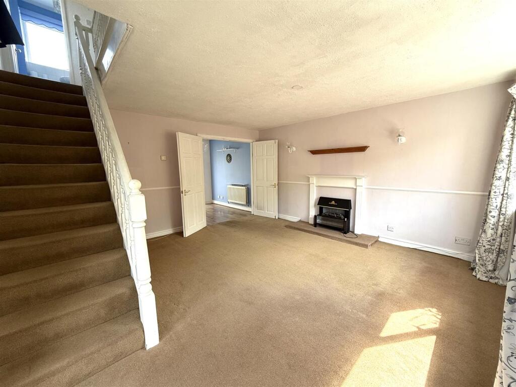 9 lanehead lounge.jpeg