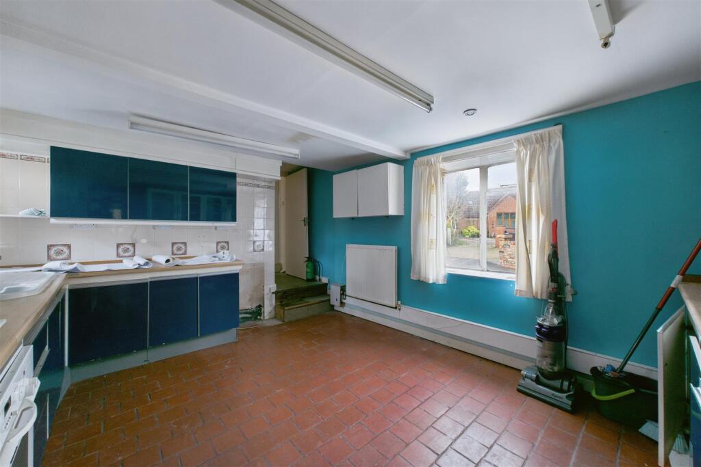 Georgia House, Cambridge, Gloucester GL2 7AL | Fre