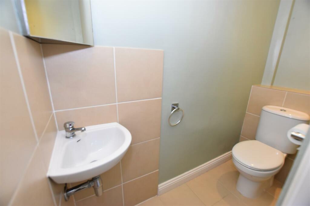 Ground Floor WC.JPG