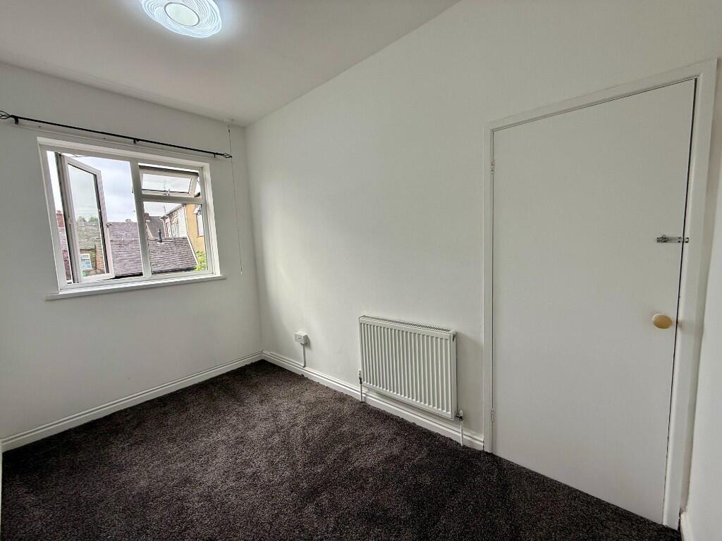 Rear bedroom
