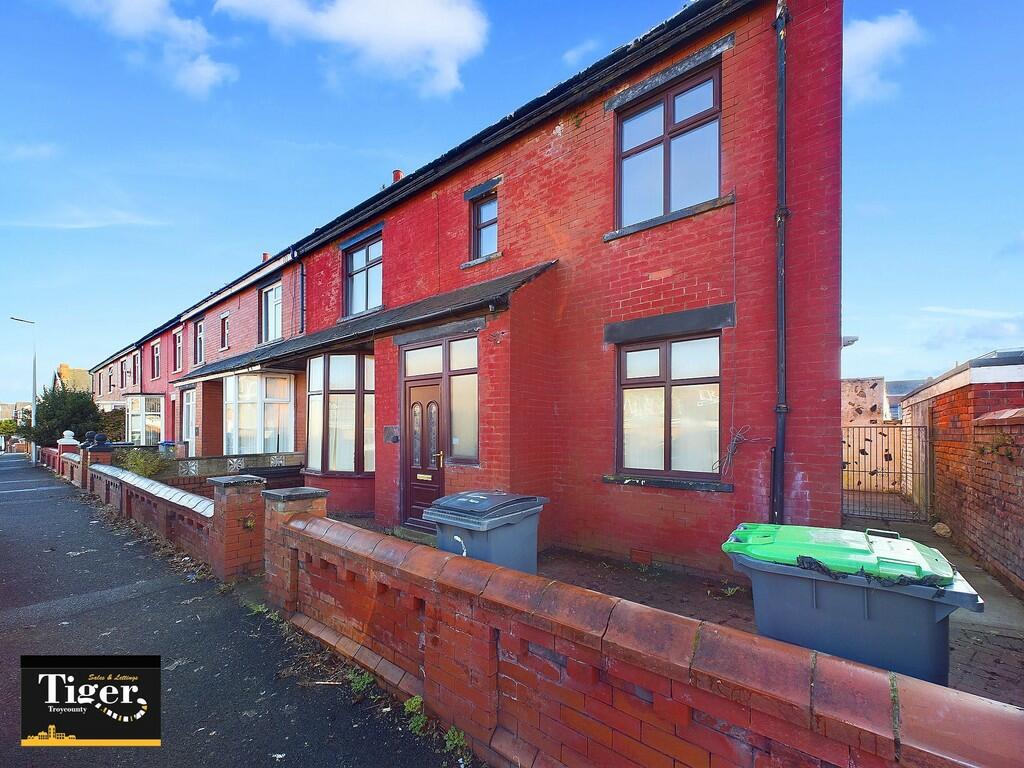 CAM02176G0-PR0402...