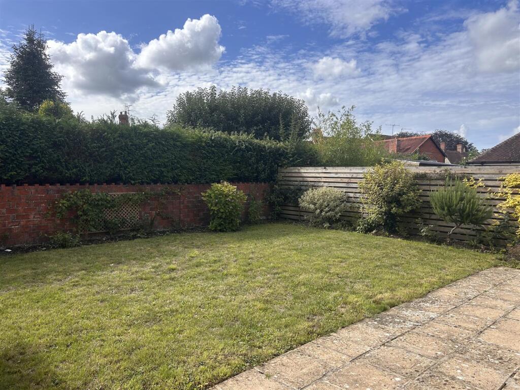 Rear garden 2.jpeg
