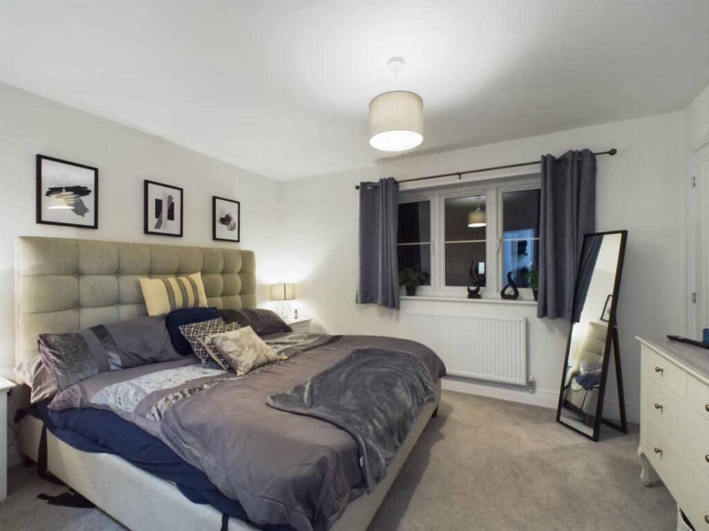 CAM01909G0-PR0126-STILL011