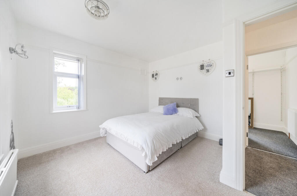 1342299-5-68a5973...