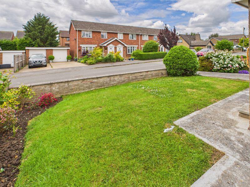 Front garden/neighbouring properties