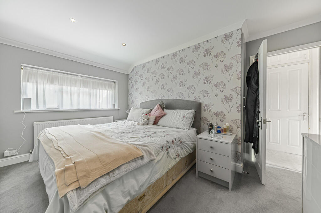 Bedroom 1 (2)