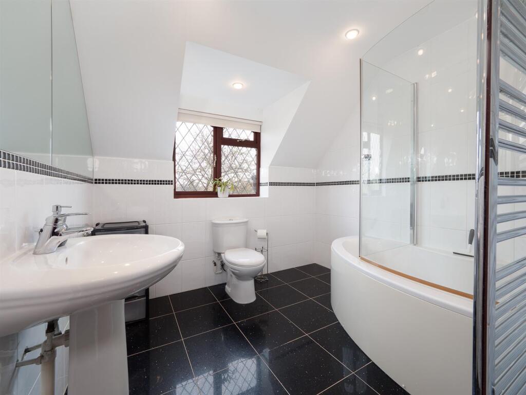 family bathroom 1
