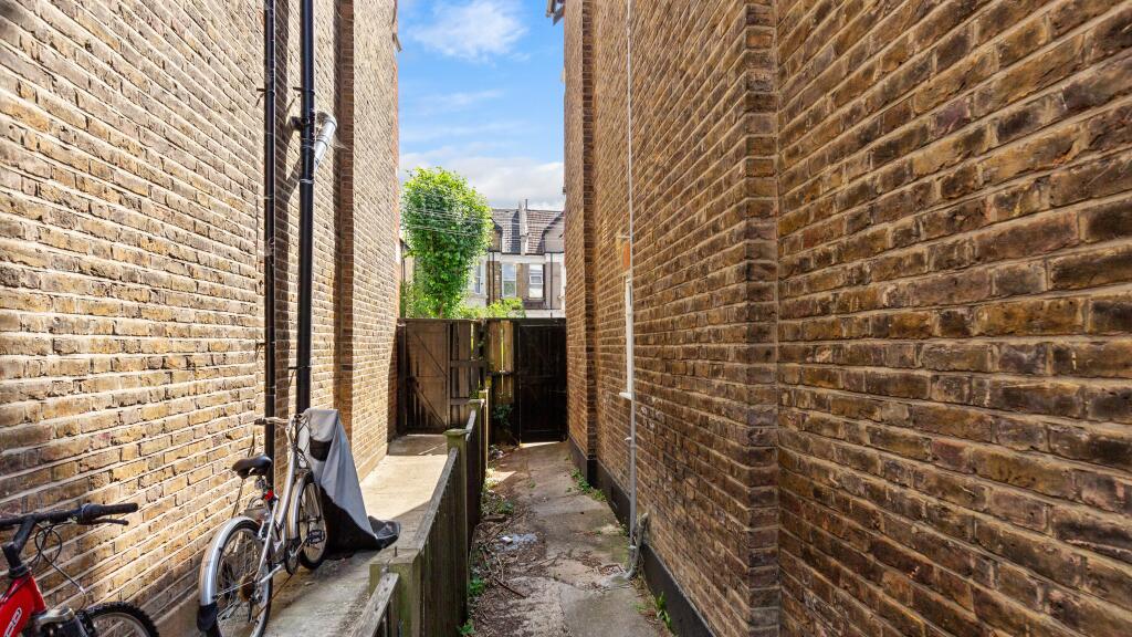 Ground Floor Flat , 14 St Albans Road, Harlesden, London, NW10 8UH