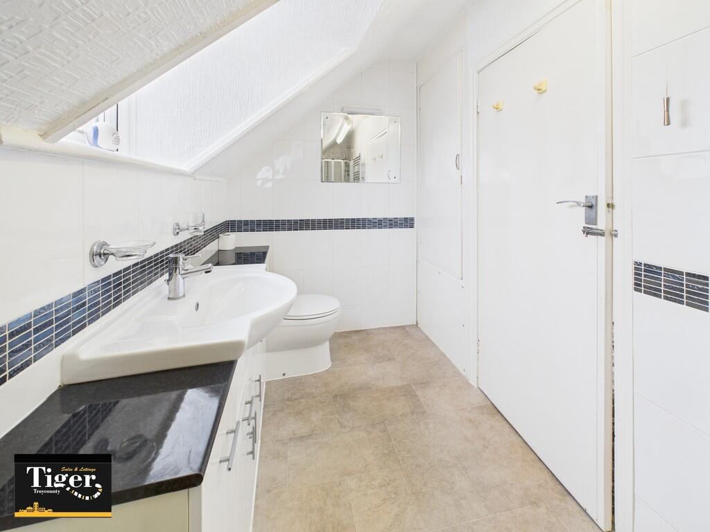 CAM02176G0-PR0727...