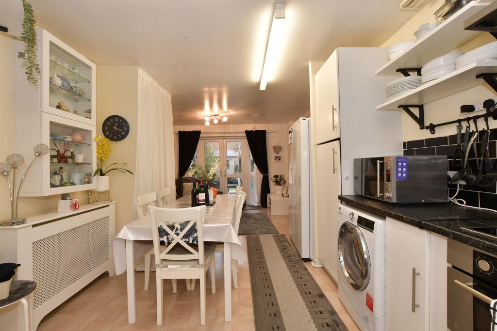Lounge/Kitchen/ Dining Room