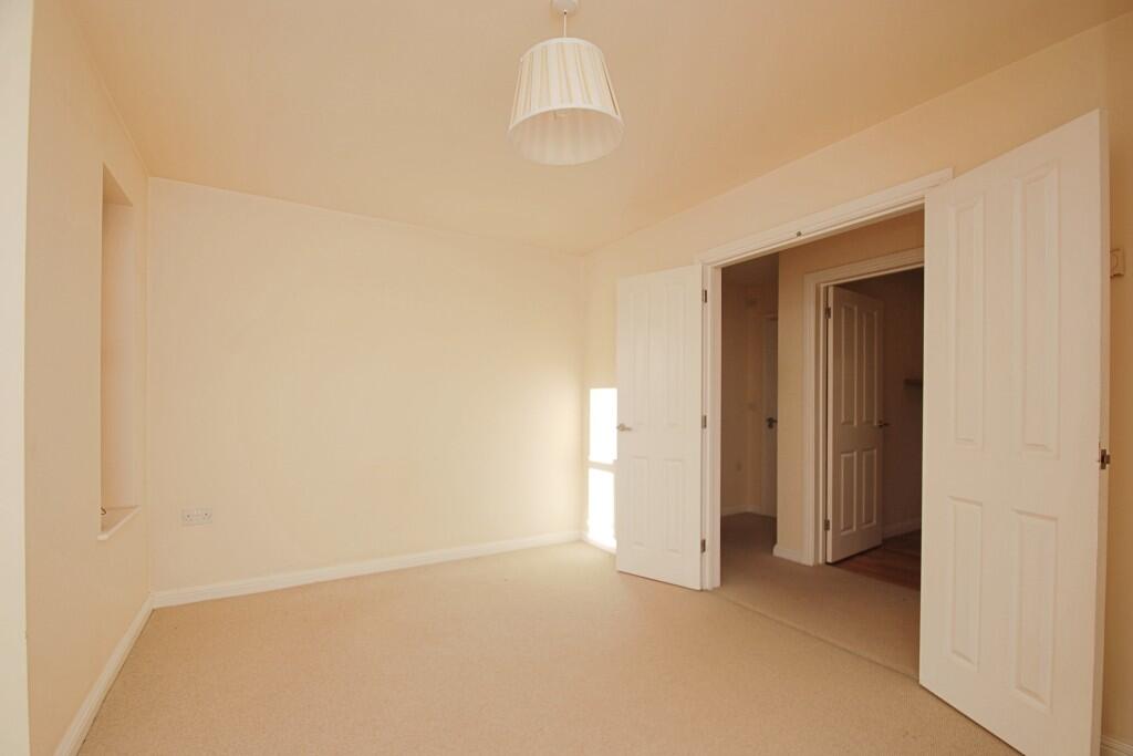 Sitting/dining room