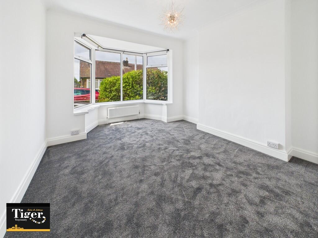 CAM02176G0-PR0625...