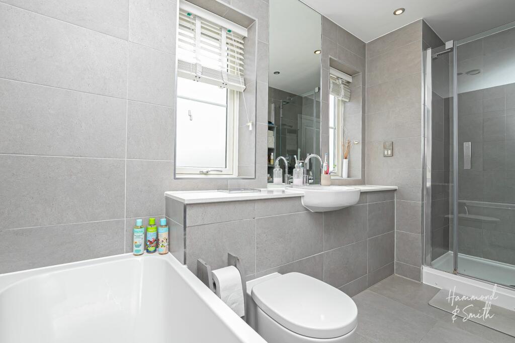 En-suite Bathroom