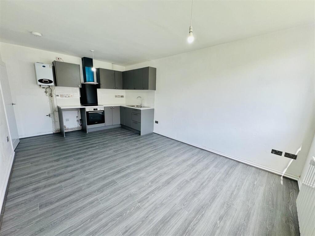 kitchen living room..jpg