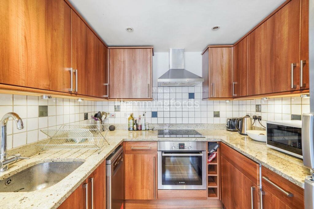 Flat 2, 90a St Johns Wood High Street - vUCp9OoFRc