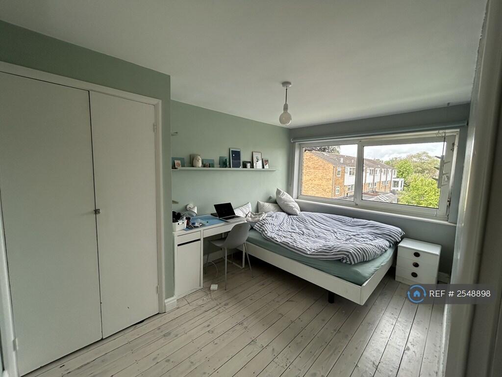 Double Bedroom, 2nd Floor