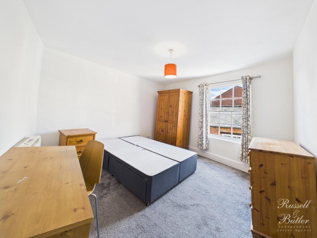 CAM01995G0-PR0369-STILL007