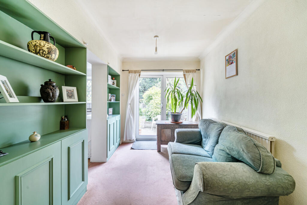 1330229-4-68aef4e...