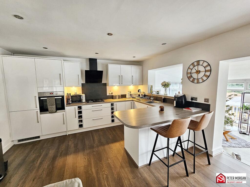 Open Plan Kitchen/ Dining/ Living