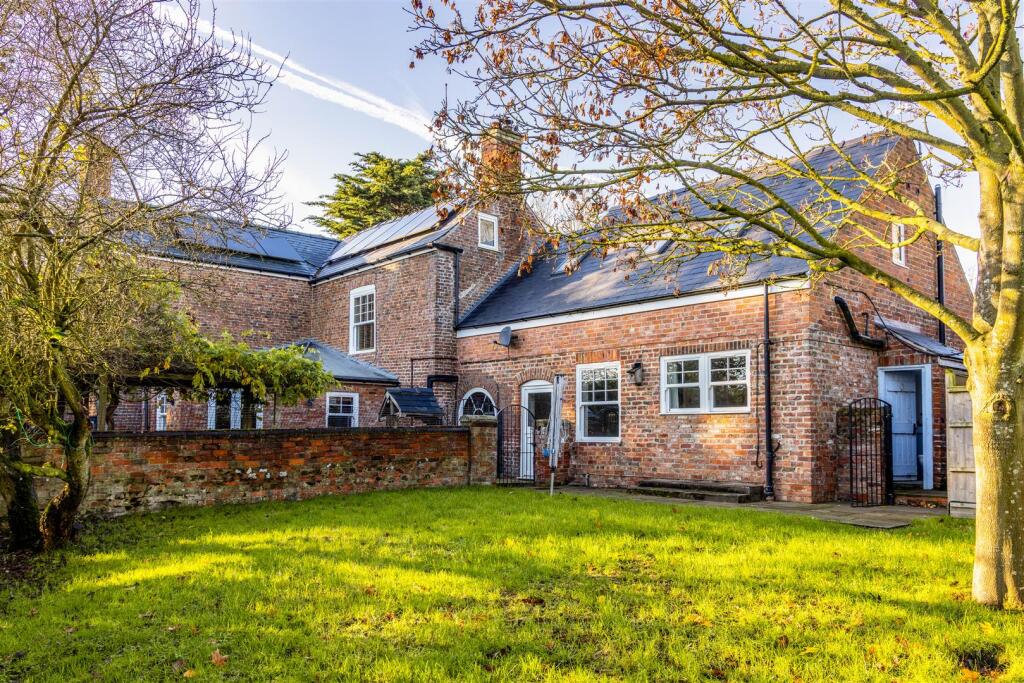 The Old Farmhouse (Old Leake)-37.jpg