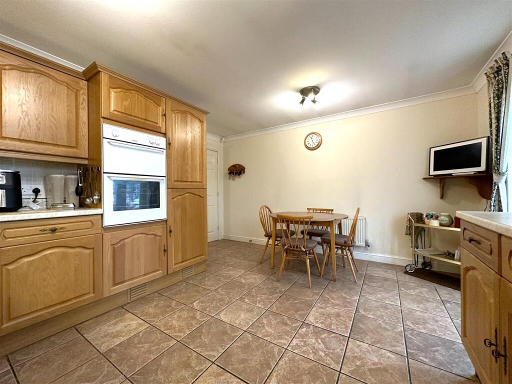 Dining Area 686